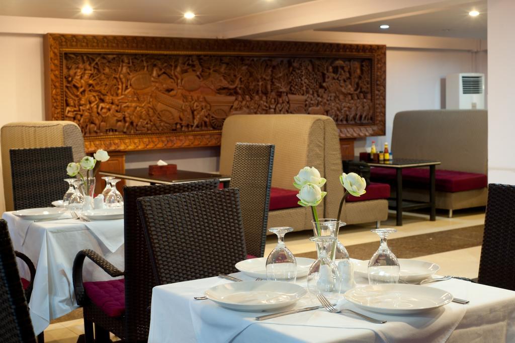 Circuit Hotel & Cafe - Nana Hotel Phnom Penh Eksteriør bilde