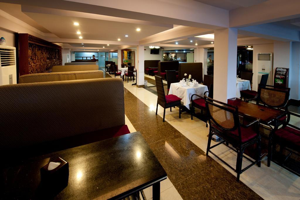Circuit Hotel & Cafe - Nana Hotel Phnom Penh Eksteriør bilde