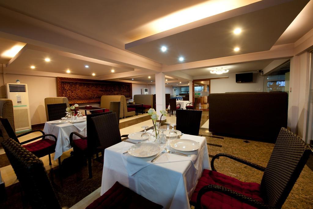 Circuit Hotel & Cafe - Nana Hotel Phnom Penh Eksteriør bilde