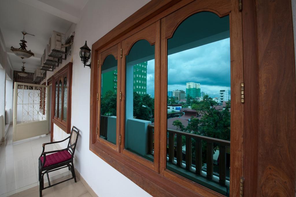 Circuit Hotel & Cafe - Nana Hotel Phnom Penh Eksteriør bilde